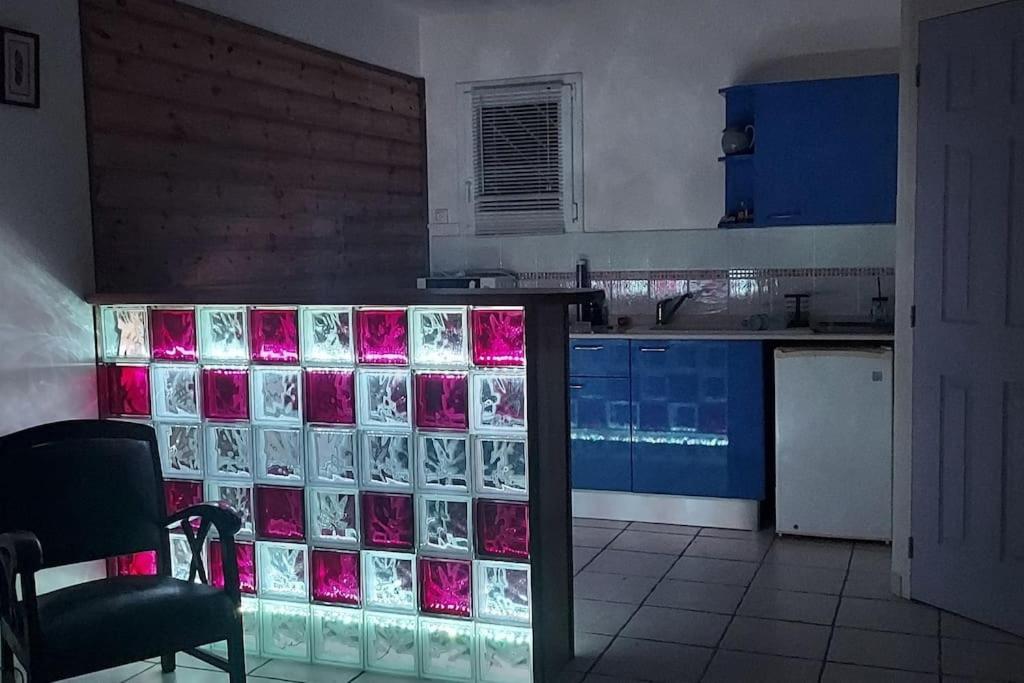 Grand Studio En Bas De Villa Avec Vue Sur Mer Au Carbet Le Carbet Zewnętrze zdjęcie